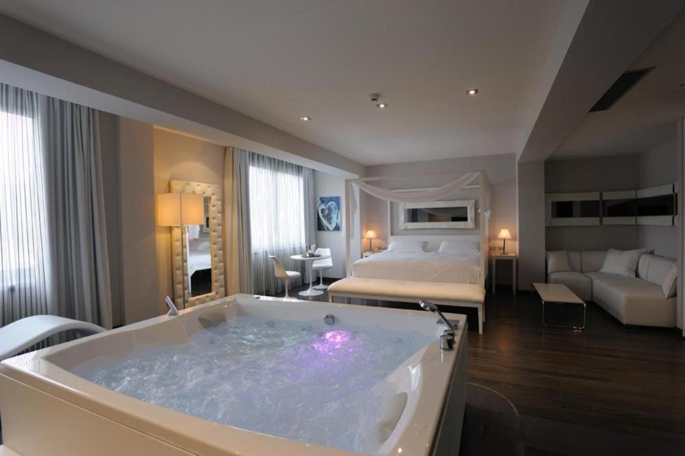 Park Hotel Sporting Teramo Eksteriør bilde